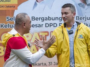 Gabung Golkar, Rian Ernest Eks PSI Kini Berjaket Kuning
