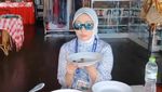 Maju Jadi Cawalkot, Atalia Praratya Senang Berbagi dan Jajan di Kaki Lima