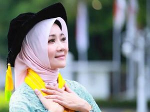 Atalia Praratya: Bu Cinta yang Antipolitik, Kini Berburu Kursi Senayan