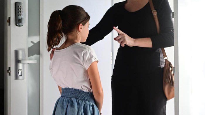 Ilustrasi Authoritarian Parenting