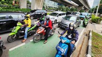 Kepadatan arus lalu lintas terpantau pukul 11.30 WIB.