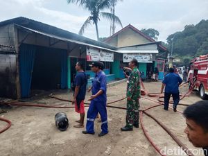 Warteg dan Kandang Burung Merpati di Cilegon Terbakar