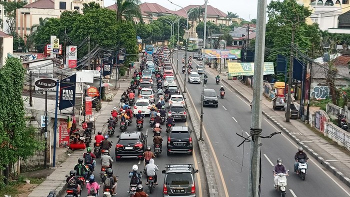 Ciputat Tangsel Arah Jakarta Macet Parah Pagi Ini