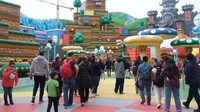 Suasana Super Nintendo World selama pratinjau di Universal Studio Hollywood, Los Angeles, California, Amerika Serikat, Jumat (13/1/2023).  