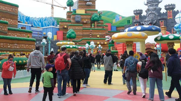 Suasana Super Nintendo World selama pratinjau di Universal Studio Hollywood, Los Angeles, California, Amerika Serikat, Jumat (13/1/2023). Â Suasana Super Nintendo World selama pratinjau di Universal Studio Hollywood, Los Angeles, California, Amerika Serikat, Jumat (13/1/2023). Â