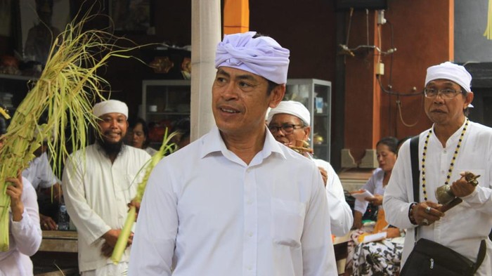 Ketua PHDI Nyoman Kenak berharap perda gunung jadi kawasan suci tak sekadar wacana. Sebab, ia menilai penting membatasi aktivitas pendakian di kawasan suci.