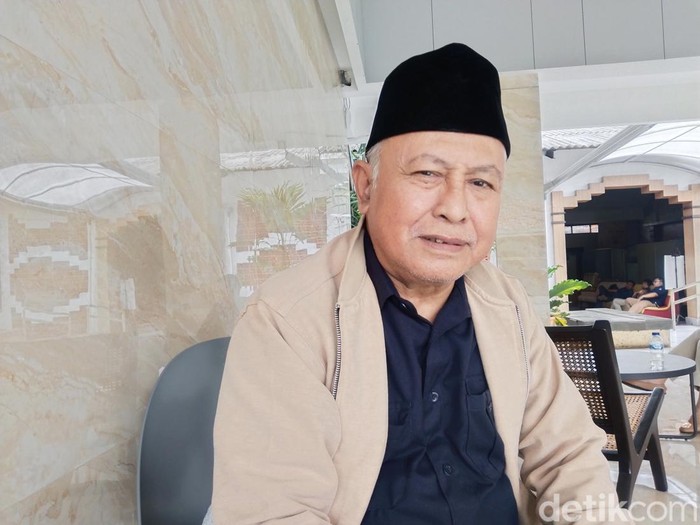 Komisioner KPU Jabar Undang Suryatna.