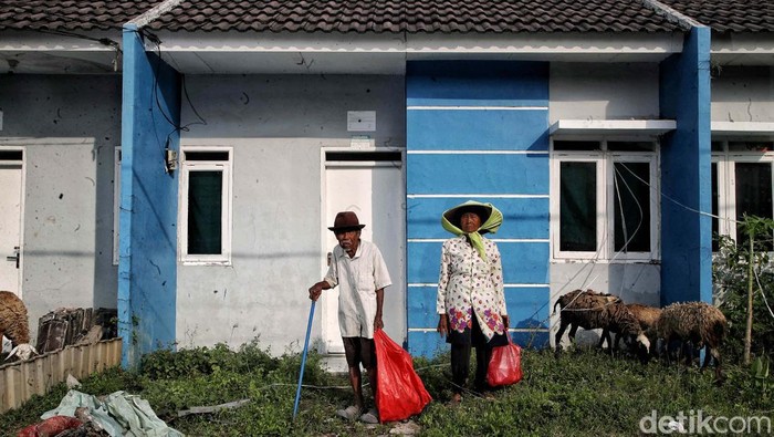 Komitmen BTN Wujudkan Rumah Subsidi untuk 5 Juta Keluarga Indonesia Sejumlah warga beraktivitas di kawasan perumahan subsidi BTN kawasan Griya Srimahi Indah, Tambun Utara, Kabupaten Bekasi, Jawa Barat, Senin (30/1/2023).