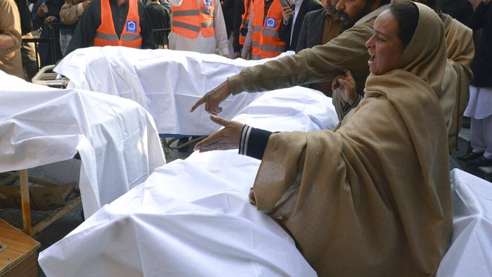 Korban ledakan bom bunuh diri di sebuah masjid di Pakistan terus bertambah, Selasa (31/1/2023). Kini sedikitnya 47 tewas dan 150 terluka dalam ledakan tersebut.