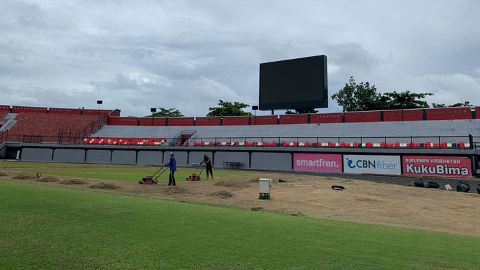 Lapangan Stadion Kapten I Wayan Dipta, Gianyar, Bali.