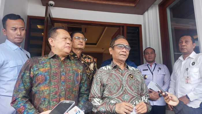 Mahfud usai bertemu dengan Bamsoet (Rumondang-detikcom)