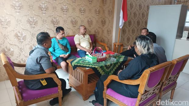 Mediasi warga dengan perwakilan Pertamina EP Zona 11.