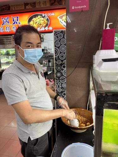 Miris! Penjual Rujak di Singapura Ini Mau Berhenti Jualan Karena Sepi Pembeli