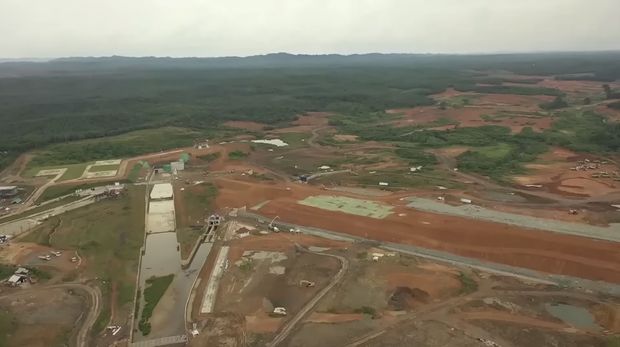 Pemerintah melalui Kementerian Pekerjaan Umum dan Perumahan Rakyat (PUPR) telah memulai pembangunan Ibu Kota Negara (IKN) Nusantara. Hingga awal tahun 2023, progres pembangunan telah mencapai 12 persen. (Tangkapan Layar Youtube Sekretariat Kabinet RI)