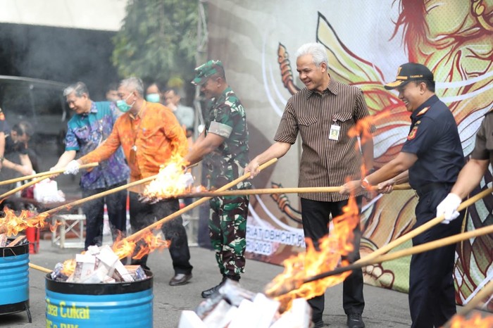 Pemprov Jateng Musnahkan Rokok Ilegal
