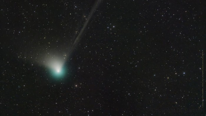A green comet named Comet C/2022 E3 (ZTF), which last passed by our planet about 50,000 years ago and is expected to be most visible to stargazers this week, is seen journeying tens of millions of miles (km) away from Earth in this telescope image taken on December, 19, 2022. Dan Bartlett  /Handout via REUTERS    THIS IMAGE HAS BEEN SUPPLIED BY A THIRD PARTY. MANDATORY CREDIT.NO RESALES. NO ARCHIVES