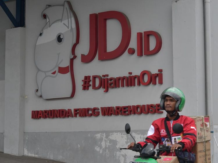 Aktivitas Terkini di Gudang JD.ID Jelang Tutup Total