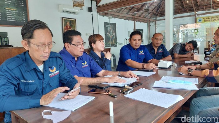 Pengurus NasDem Surabaya mundur