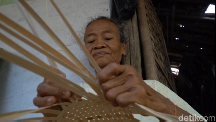 perajin bambu di lamongan