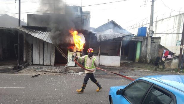 pertamini di malang terbakar