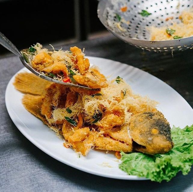 Mantap! Di 5 Restoran Ini Bisa Makan Siang Live Seafood yang Segar