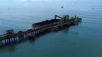 Kementerian Energi dan Sumber Daya Mineral (ESDM) Arifin Tasrif mengatakan, dari produksi 695 juta ton di 2023, sebanyak 177 juta ton untuk memenuhi kebutuhan dalam negeri. Sementara, sebanyak 518 juta ton untuk kebutuhan ekspor.