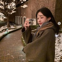 Sebelum terjun ke dunia akting, Roh Yoon Seo mengawali kariernya sebagai seorang model produk kosmetik pada 2018. Foto: dok. Instagram @rohyoonseo