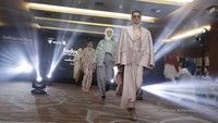 Mendag menambahkan, Kementerian Perdagangan ingin agar para desainer muda yang karyanya luar biasa ini tidak kalah dengan karya desainer dari manapun.