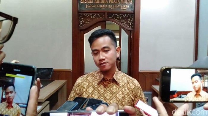 Wali Kota Solo Gibran Rakabuming Raka ditemui di Balai Kota Solo, Selasa (31/1/2023).