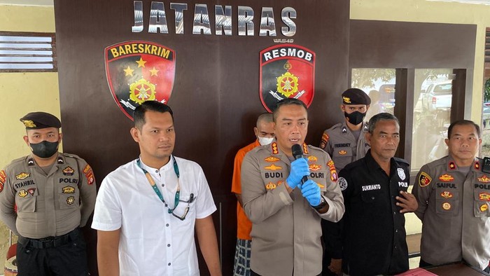 AP (32) di Palangkaraya, Kalteng diamankan karena melakukan begal payudara terhadap seorang siswi SMK.