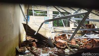 Menurutnya, atap ruang kelas yang ambruk itu akan segera diperbaiki.