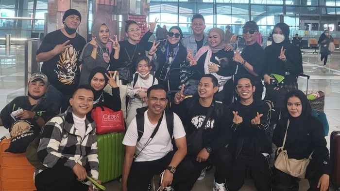 Ayu Ting Ting dan romobongan bakal liburan ke Eropa.