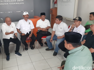 Belasan Kepala Desa Datangi KPU Tasik gegara Tersinggung