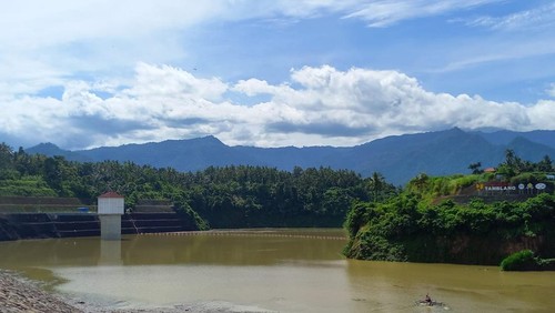 Bendungan tamblang terisi 65 persen, atau setinggi 70 meter Rabu (1/2/2023).
