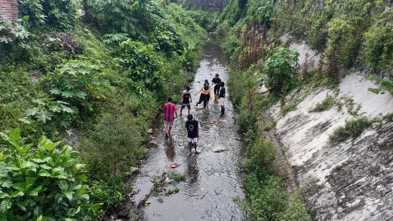 bpbd lumajang beri sanksi 6 pendaki gunung lamongan yang ngeprank petugas usai viral tersesat