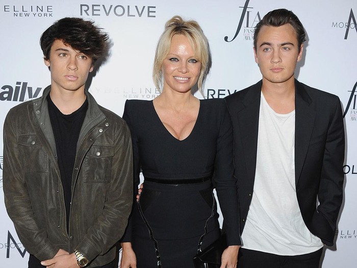 Brandon Thomas Lee, Pamela Anderson dan Dylan Jagger Lee