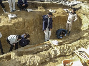 Cermin Perunggu-Pedang 2,3 Meter Ditemukan di Pemakaman Jepang Abad ke-4