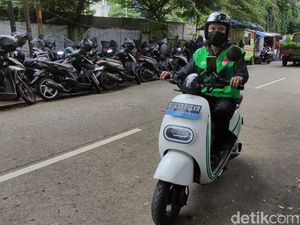 Ojol Usul Subsidi BBM Dialihkan untuk Motor Listrik, Ini Alasannya