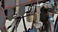 Mesin produksi pertama ini menggunakan mesin 440cc, dan menghasilkan sekitar 4 HP, yang sangat bagus pada masanya. Foto: Dok. Mecum