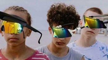 Kacamata futuristik....Foto: Reddit via Boredpanda