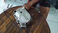 Peristiwa itu terjadi pada Selasa (31/1) sekitar pukul 18.00 WIB. Saat itu, M tengah bersih-bersih mesin motor. Nahas, saat itu jarinya masuk di bagian bak engkol mesin motor (crankcase) dan tak bisa keluar (Foto: Dok. Command Center 112)
