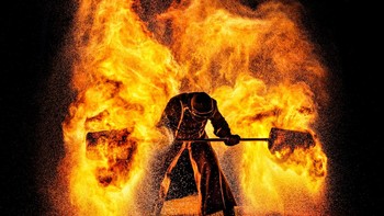 Karya : Shirley Wung. Sejak zaman kuno, api dianggap suci dan religius. Ini adalah media antara agama dan hati manusia. Misalnya, orang Maori menarikan tarian api untuk berdoa kepada leluhur selama pengorbanan, jamuan makan, dan pertempuran. Foto: budapestfotoawards