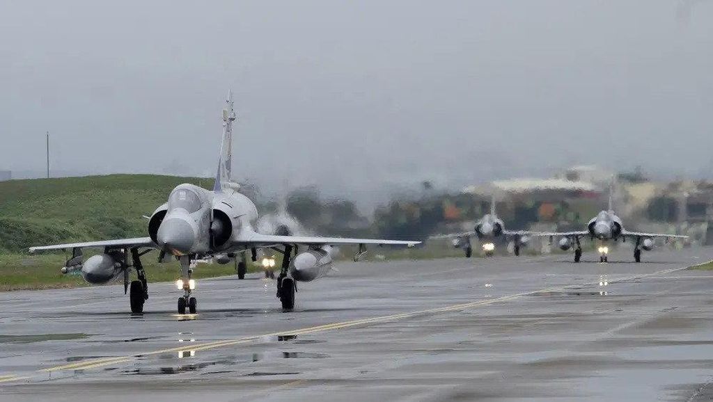 34 Pesawat China Menyusup, Taiwan Kirim Jet Tempur-Aktifkan Sistem Rudal