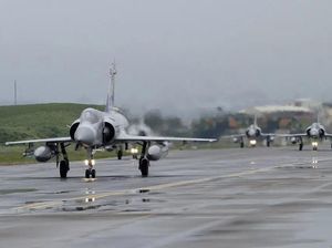 Jet Tempur Taiwan Jatuh Saat Latihan, Pilot Selamat
