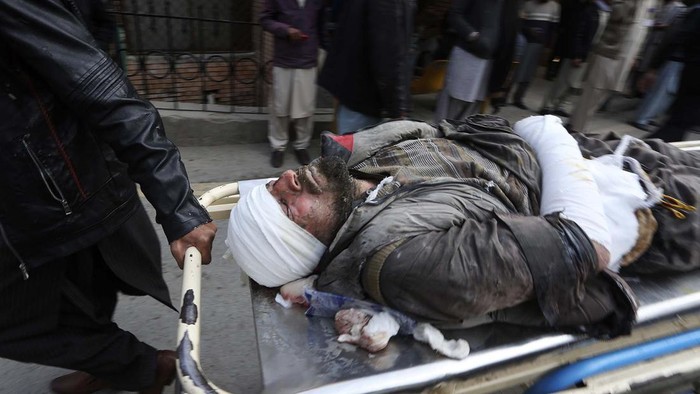 Kondisi Korban Luka Akibat Bom di Masjid Pakistan Serangan bom bunuh diri tidak hanya menimbulkan korban jiwa. Ledakan bom itu juga mengakibatkan korban luka. Begini kondisinya.