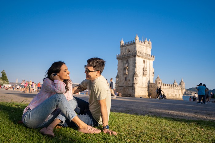 Couple, Torre de Belem, Lisbon, Portugal, Europe