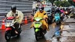 Macet Akibat Galian Kabel di Bintaro Tangsel