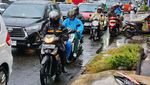Macet Akibat Galian Kabel di Bintaro Tangsel