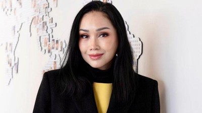 Makin Cantik dan Tampil Muda, Ini Potret Kulineran Titi DJ
