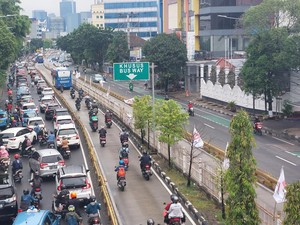 Dishub DKI Harap Tilang Manual Perkuat Penindakan ke Penerobos Busway
